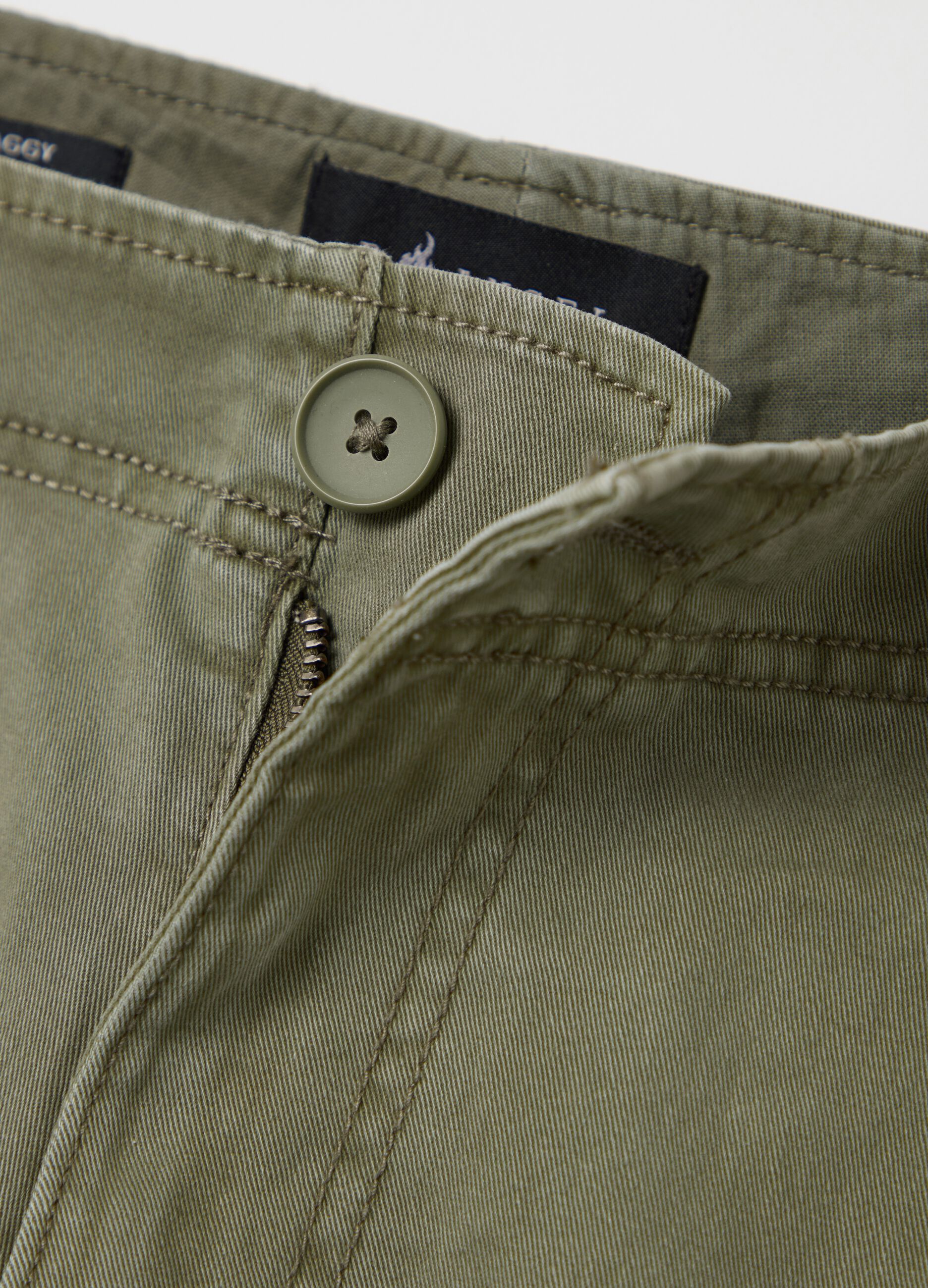 Green Bermuda shorts in stretch cotton