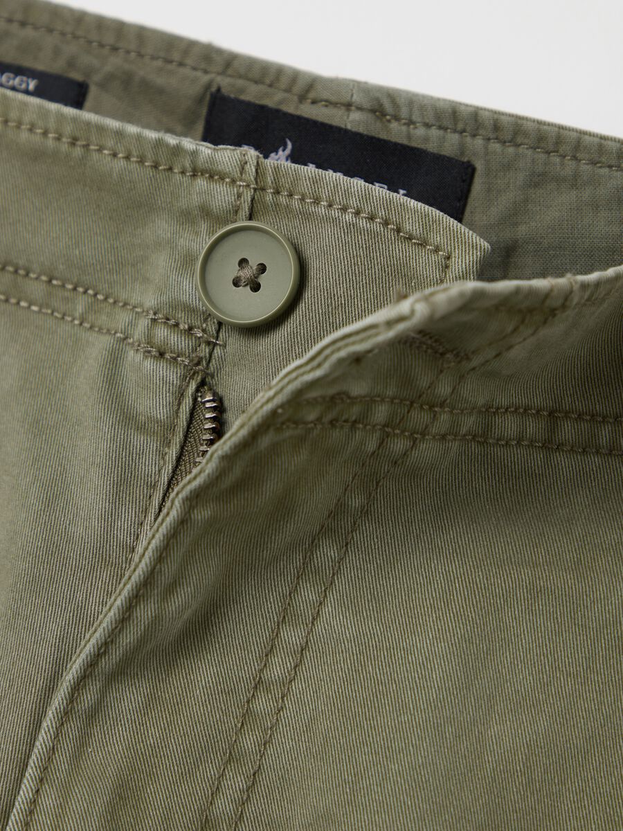 Green Bermuda shorts in stretch cotton_5