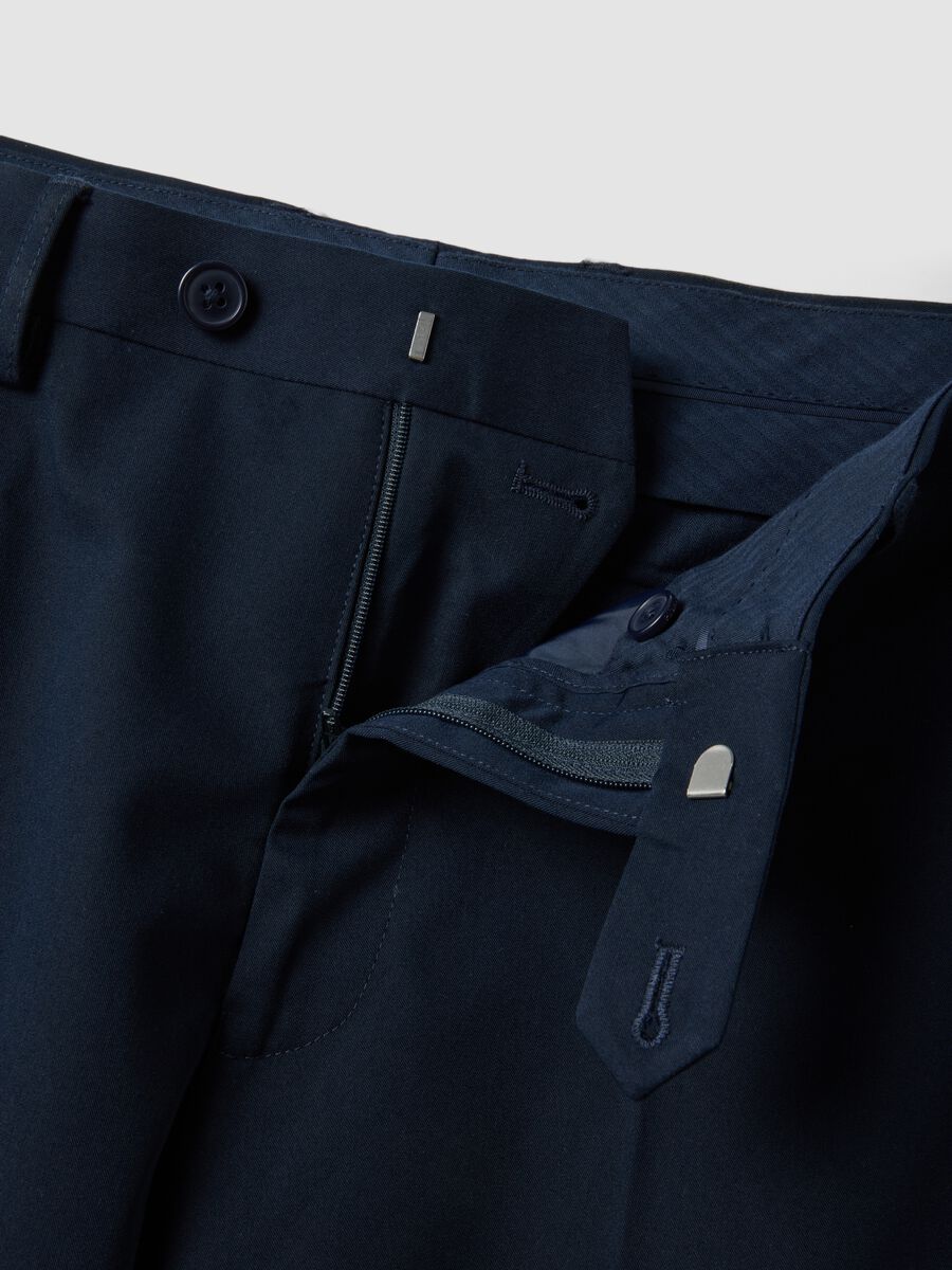 Pantaloni formali blu in viscosa elasticizzata regular fit_1