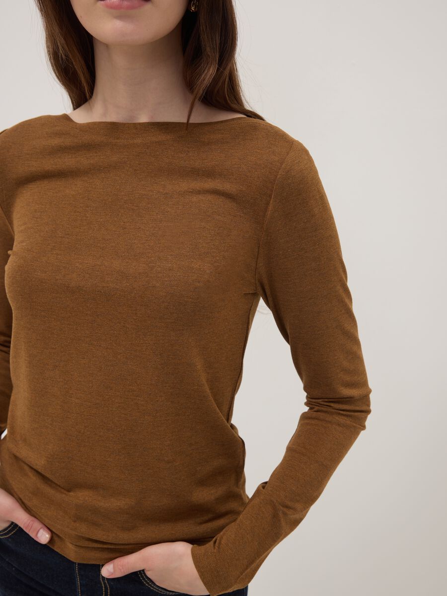 T-shirt marrone in viscosa elasticizzata slim fit_3