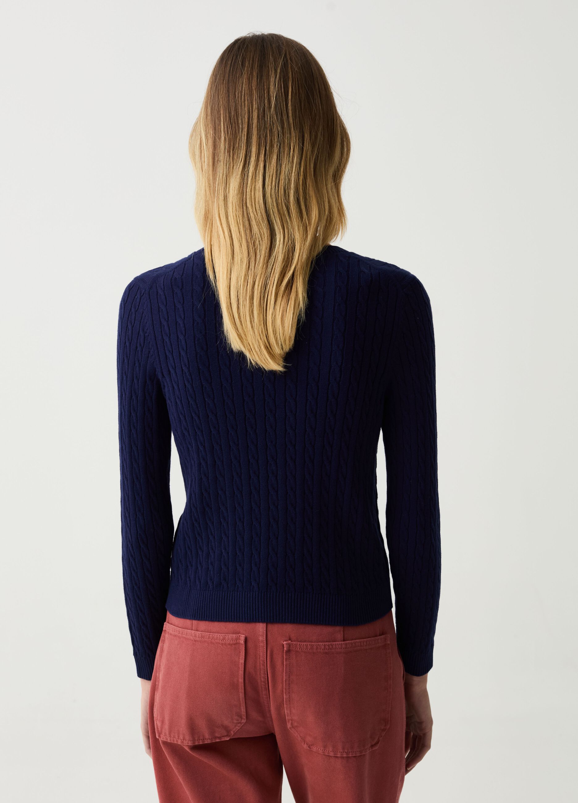 Pullover in cotone con lavorazione a trecce