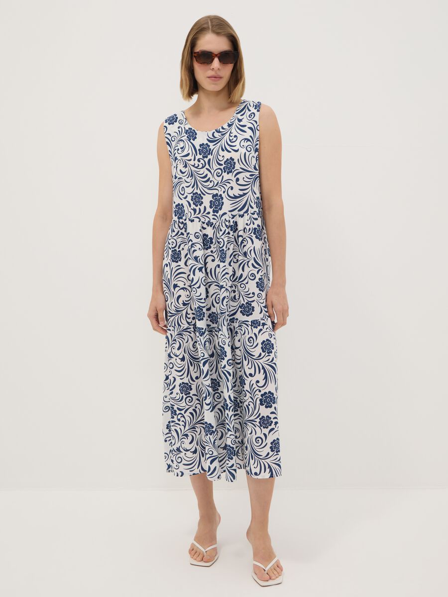 Abito blu in pura viscosa con fantasia floreale regular fit_0