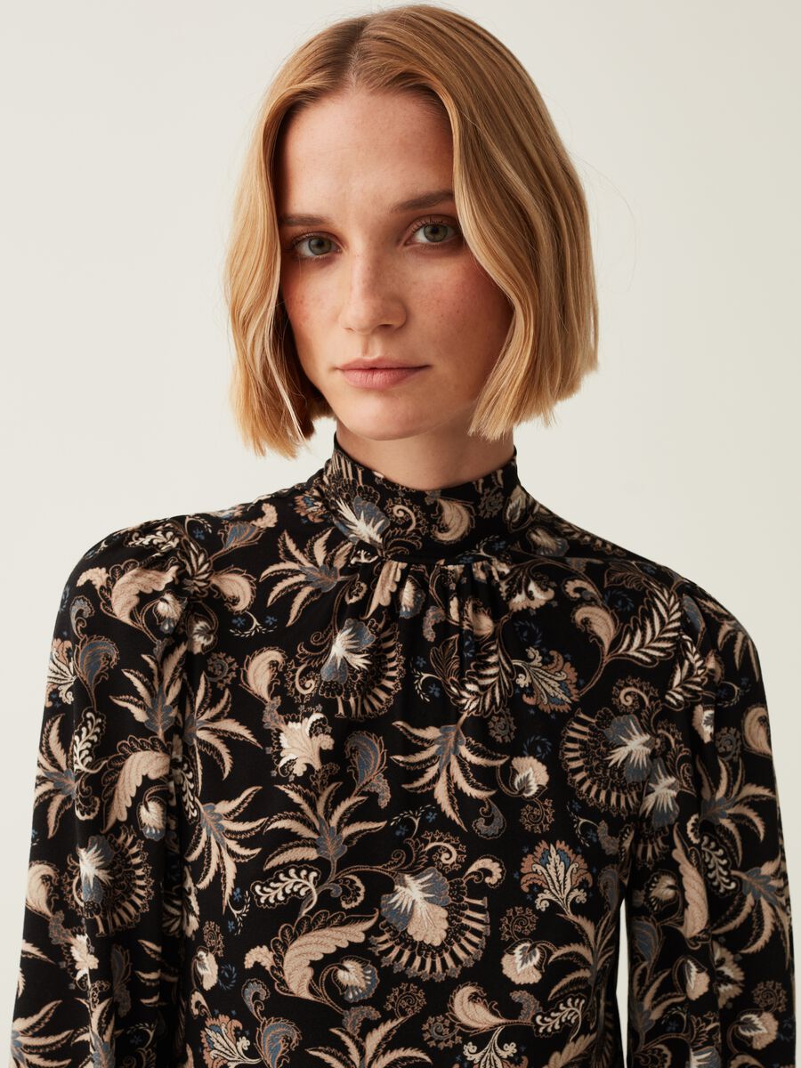 Abito corto mock neck fantasia_1