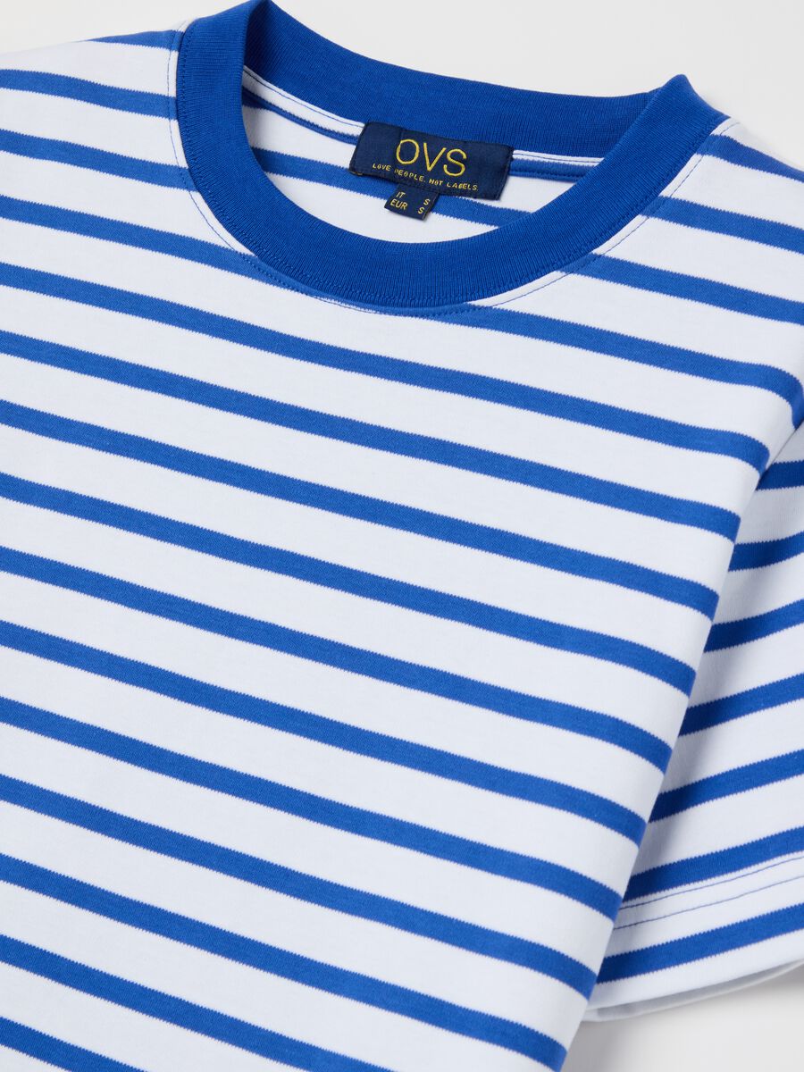 T-shirt with horizontal stripes_5
