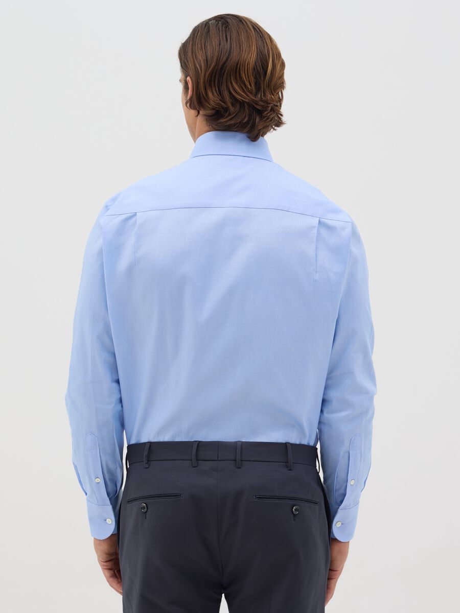 Men’s light blue regular-fit shirt in 100% cotton with cutaway collar_1