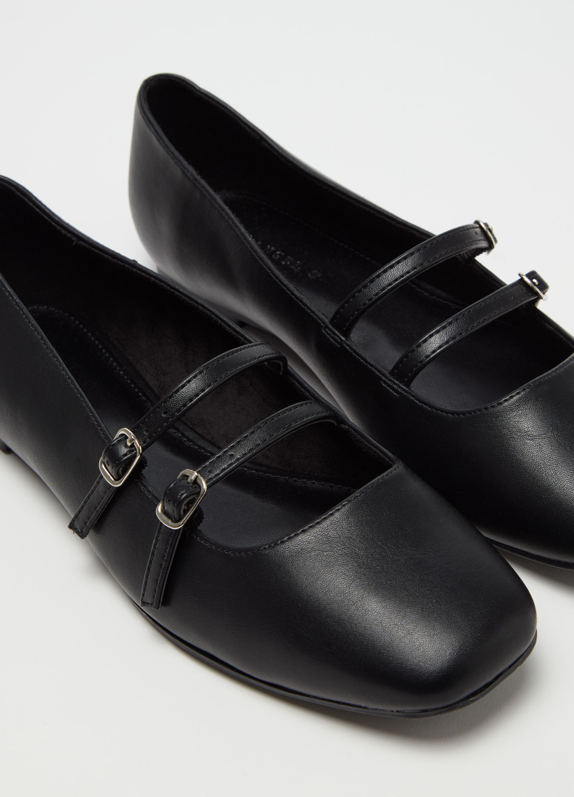Ballerina flats with double straps