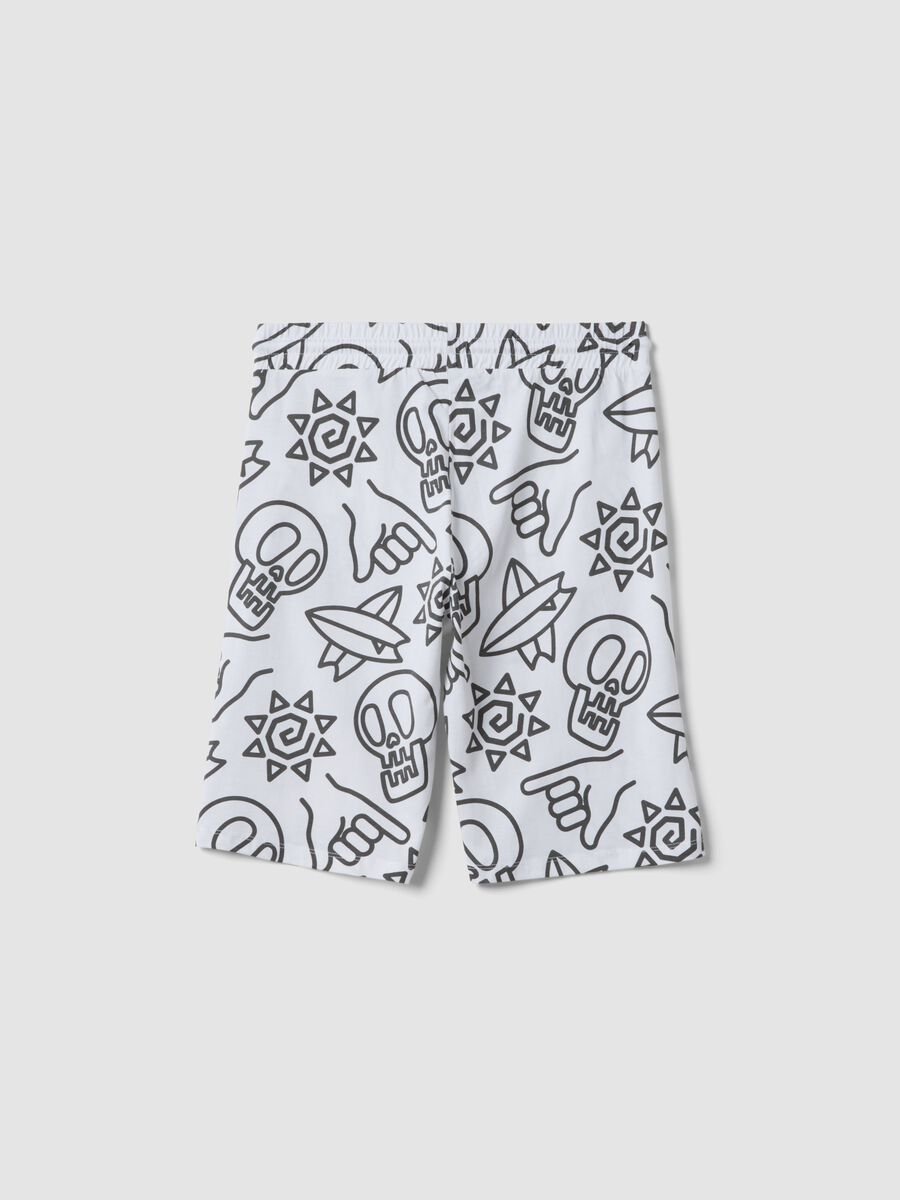 White pure cotton all-over print shorts for boys, regular fit_1