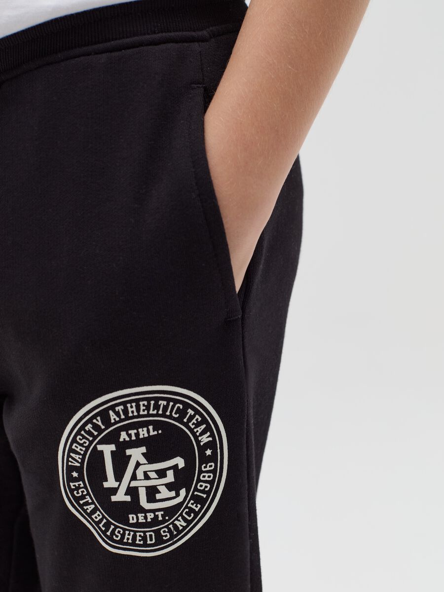 Joggers with "Varsity Athletic Team" print_2