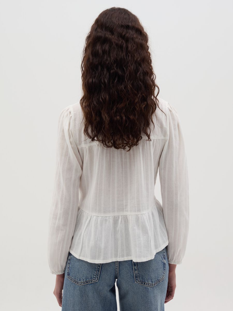 Blouse with laces and striped motif_3