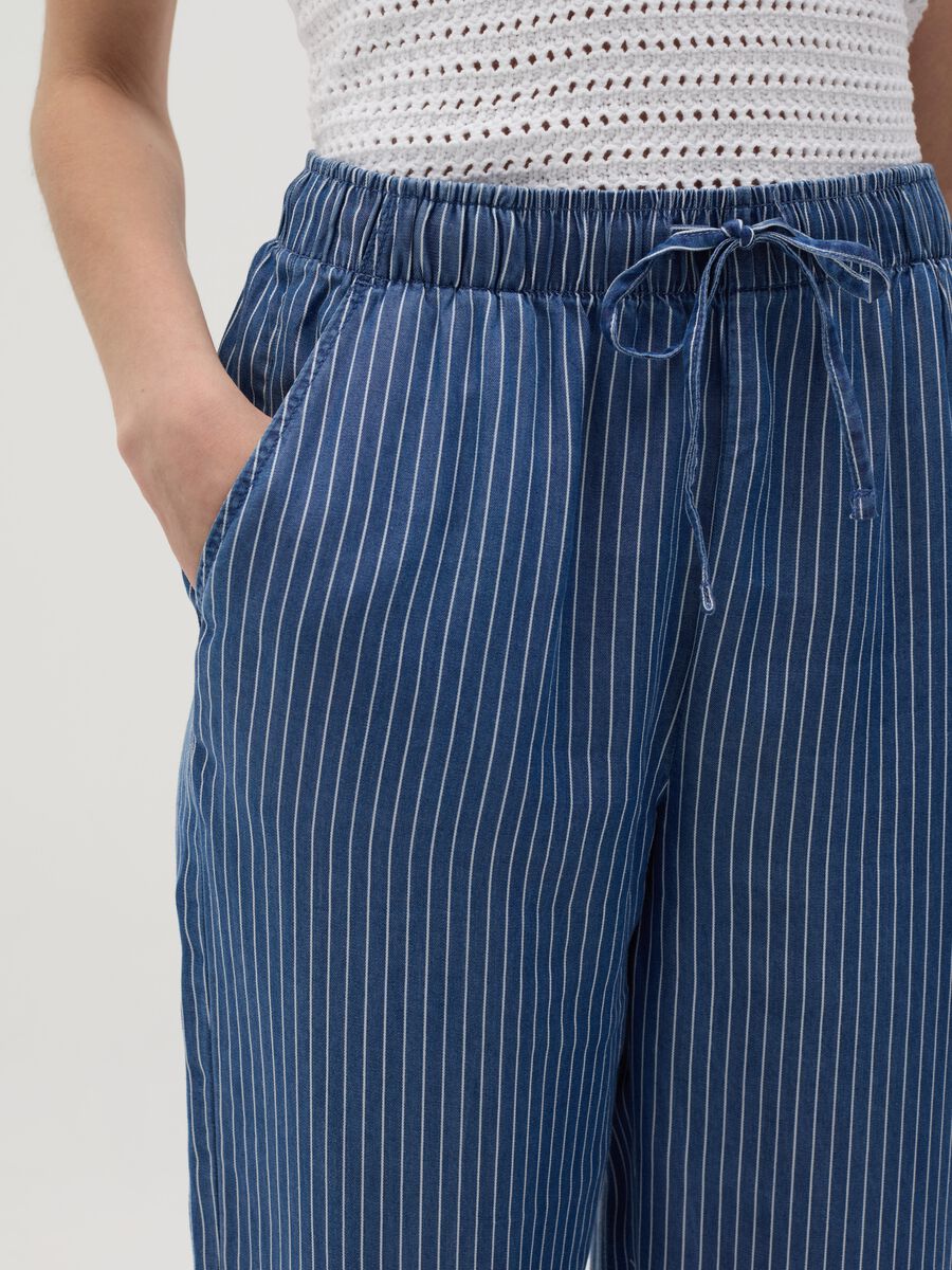 Denim-effect wide-leg fluid joggers_2