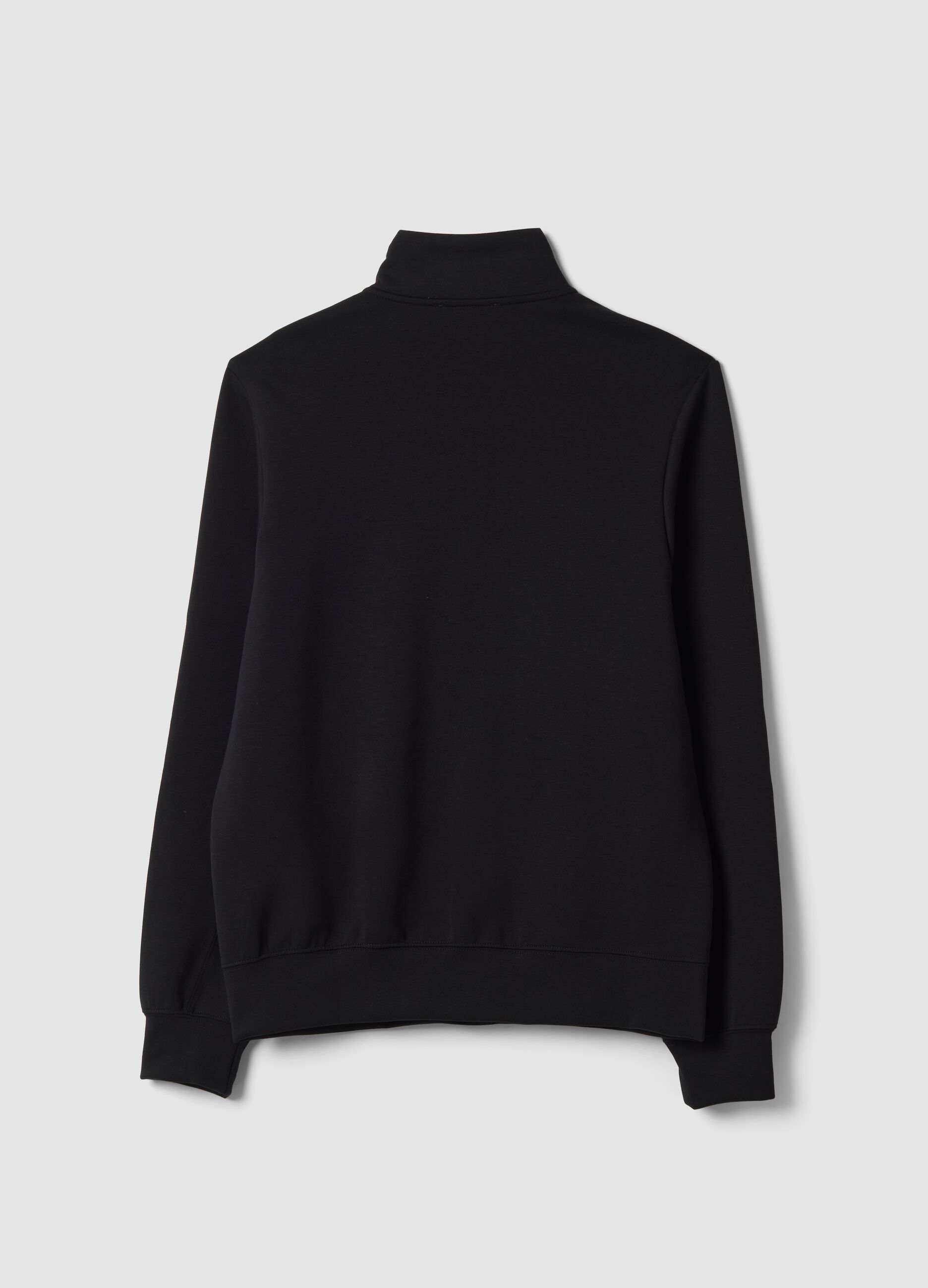 Black full-zip jacket with stretch Easy Dry collar, regular fit