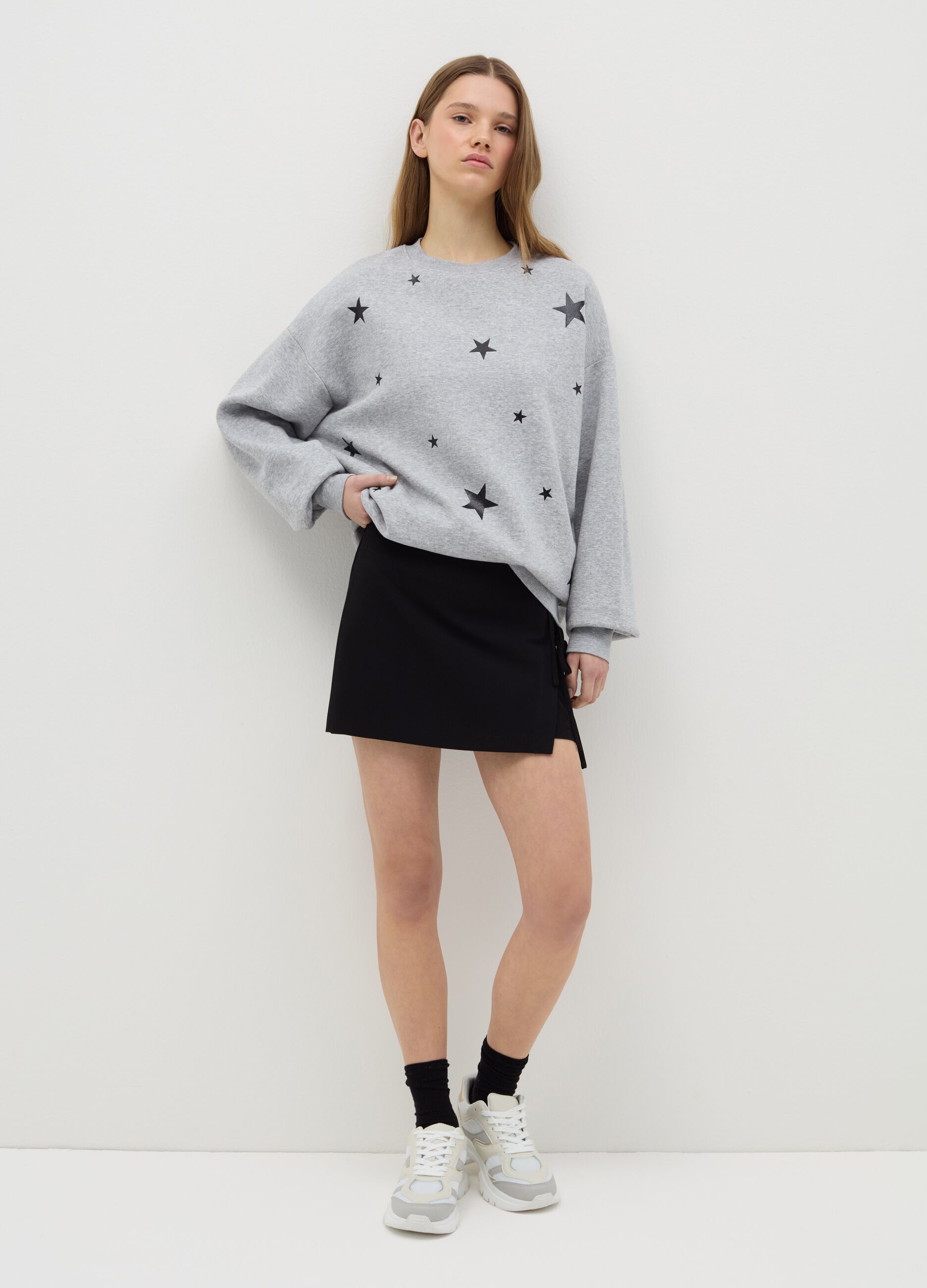 Round neck sweatshirt with print