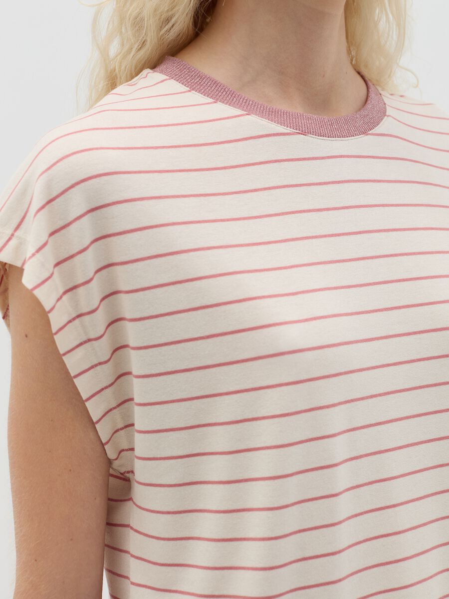 Pink and beige striped T-shirt with short sleeves_2
