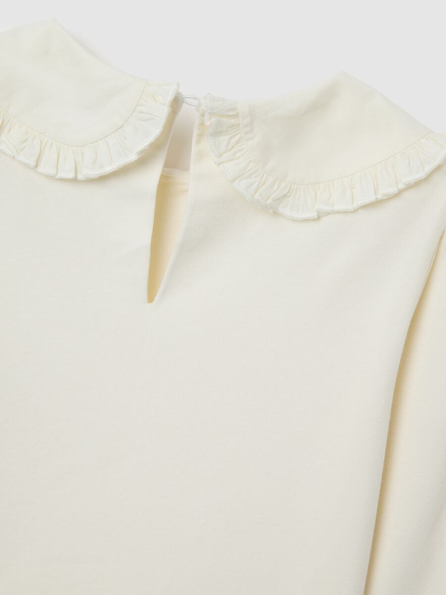 Girls' white cotton blend regular fit top with textured collar_3