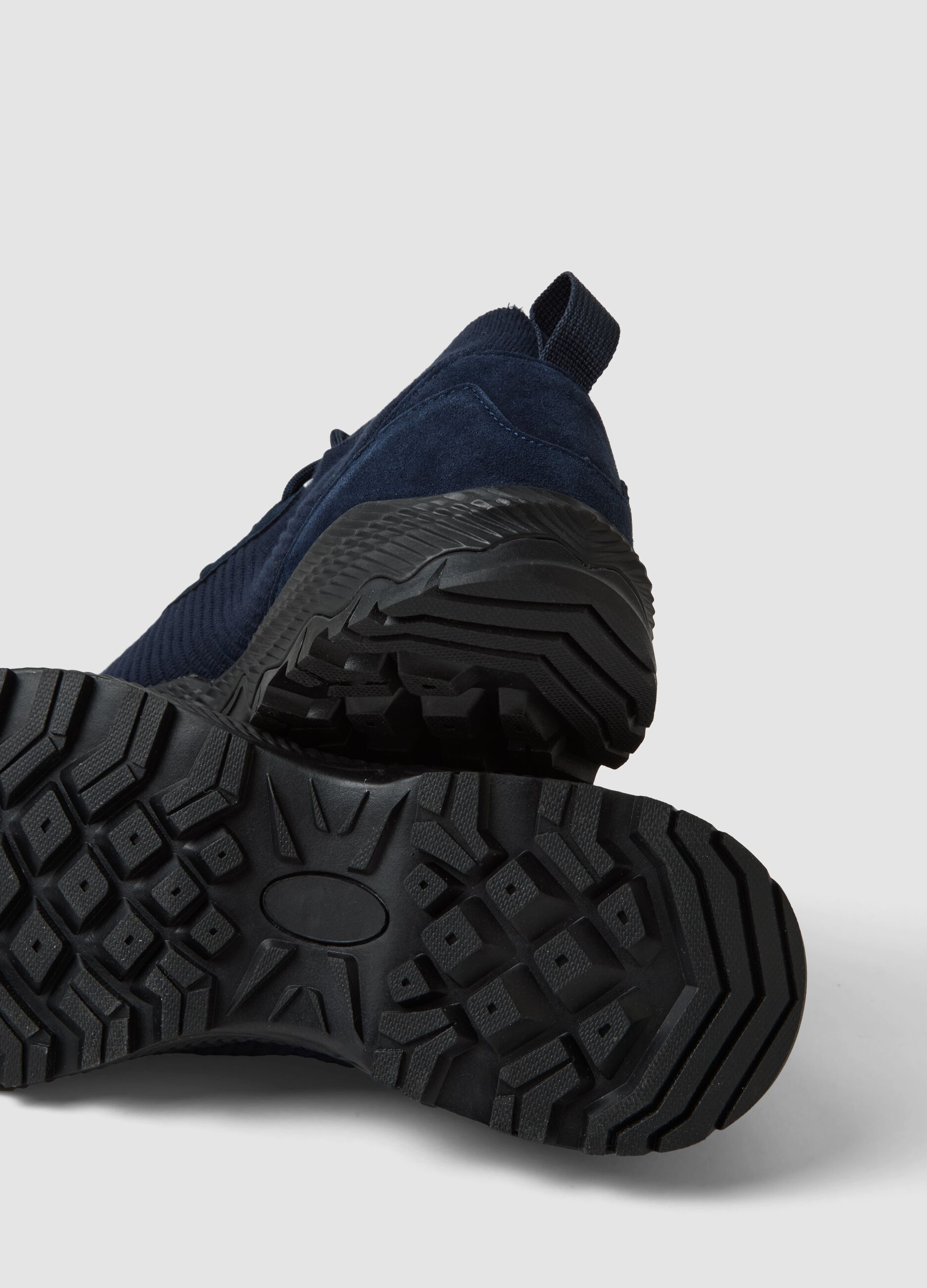 Sneakers blu con suola carrarmato
