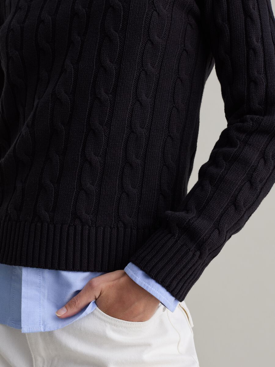 Ribbed pullover with cable-knit design_3