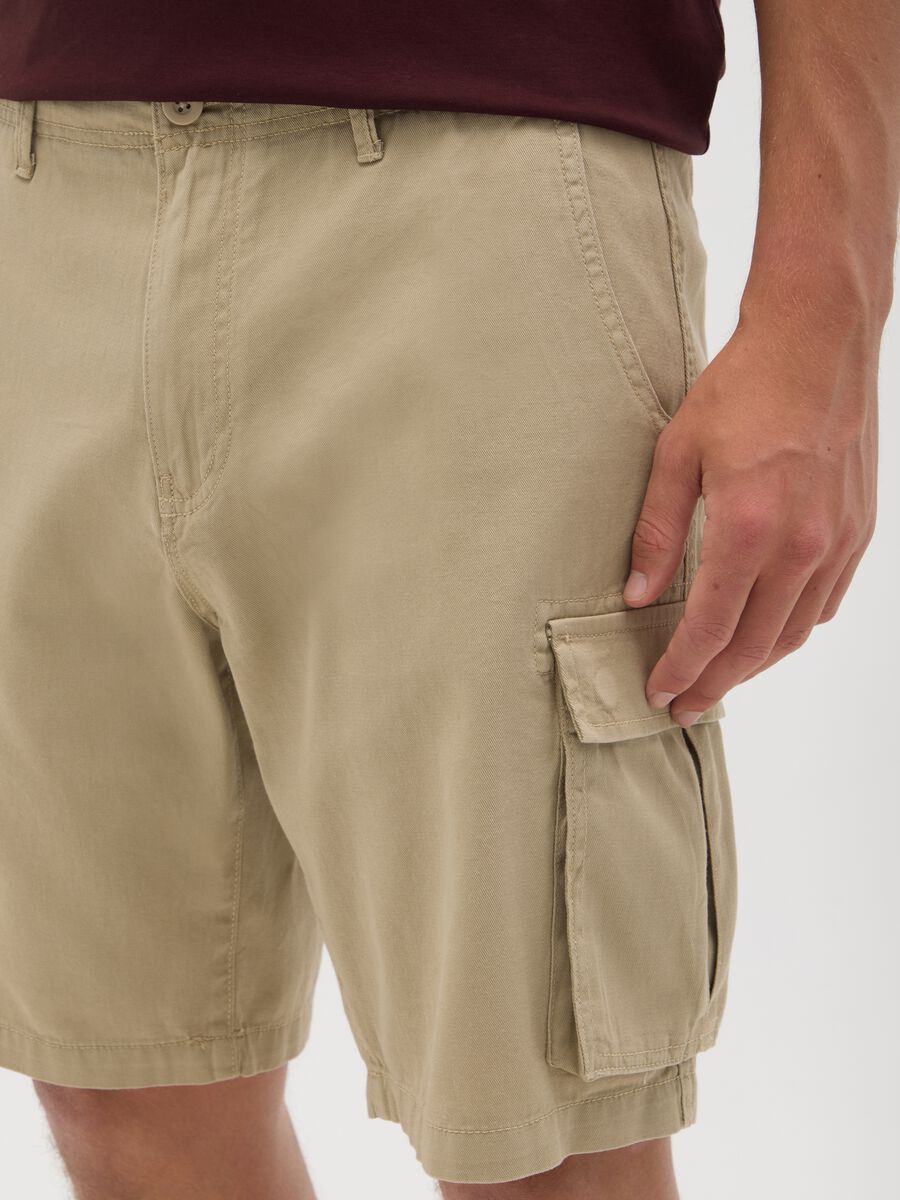 Men's beige regular fit pure cotton Bermuda shorts_3