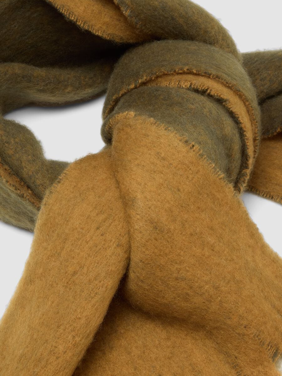 Green fringed wool-blend scarf_2