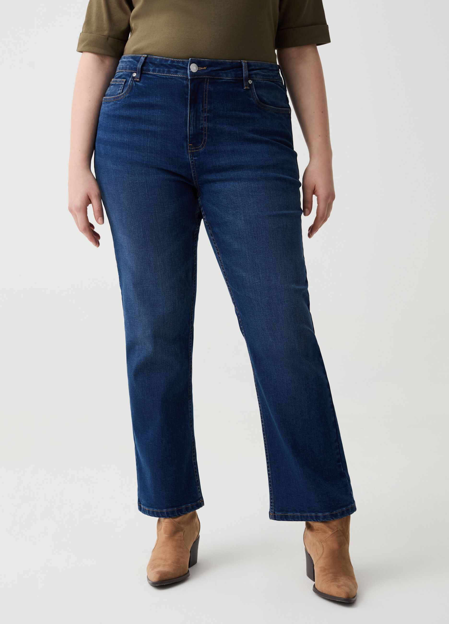 Curvy straight-fit stretch jeans