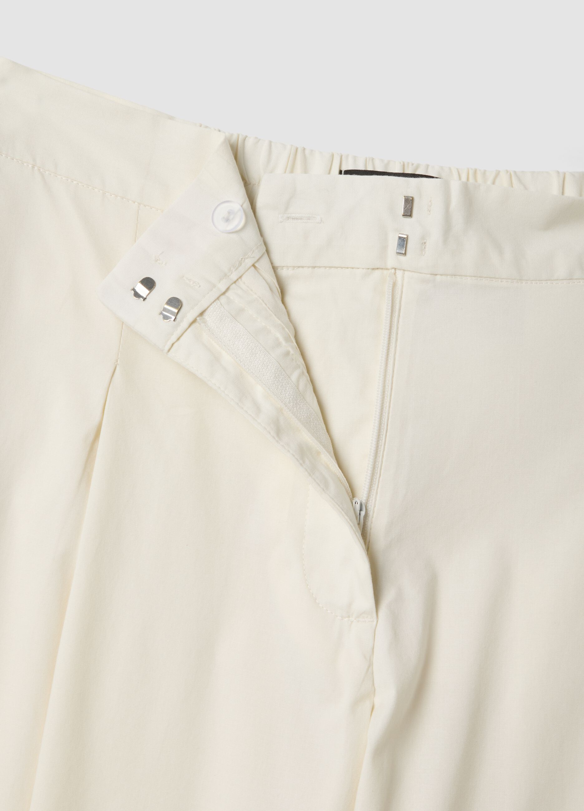 Pantaloni culotte bianchi in cotone elasticizzato