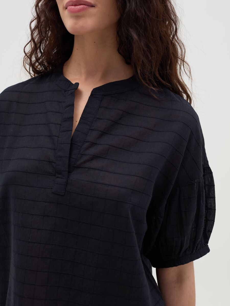 Blouse with raised stitching_2