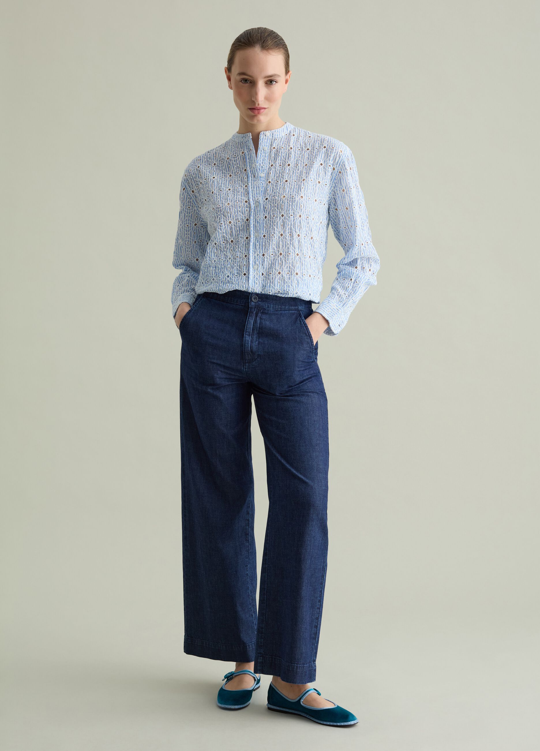 Camicia a righe in sangallo