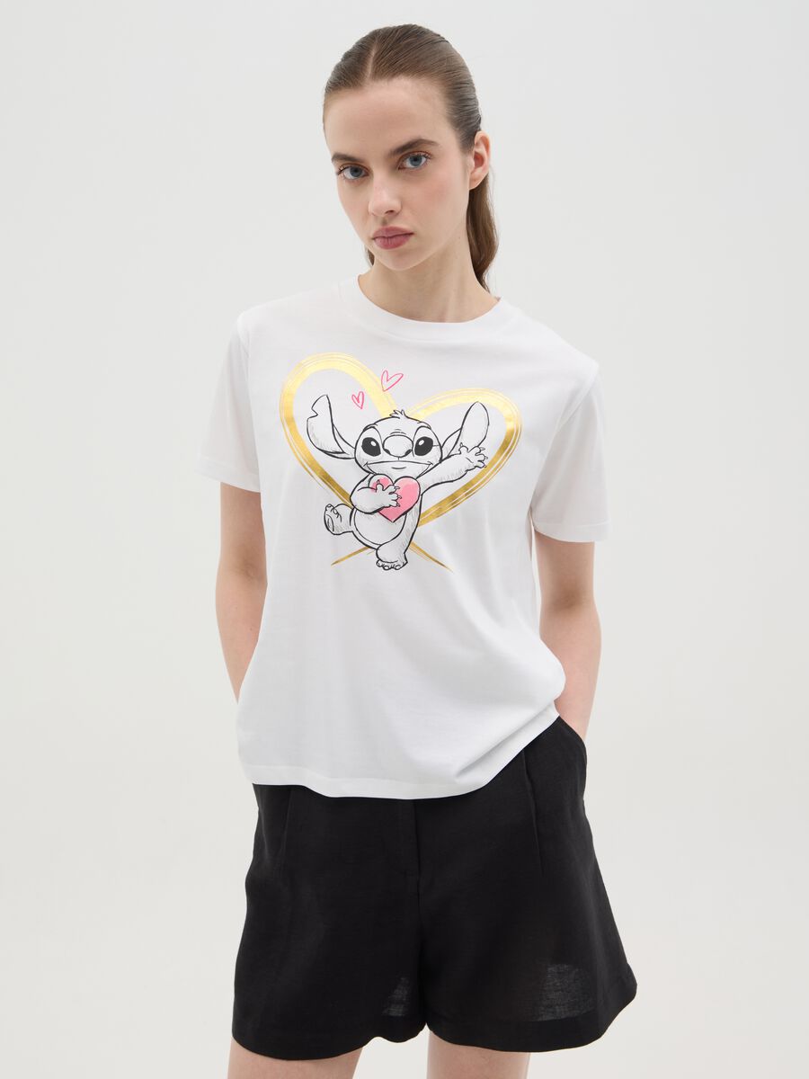 White T-shirt with Stitch print in foil_0