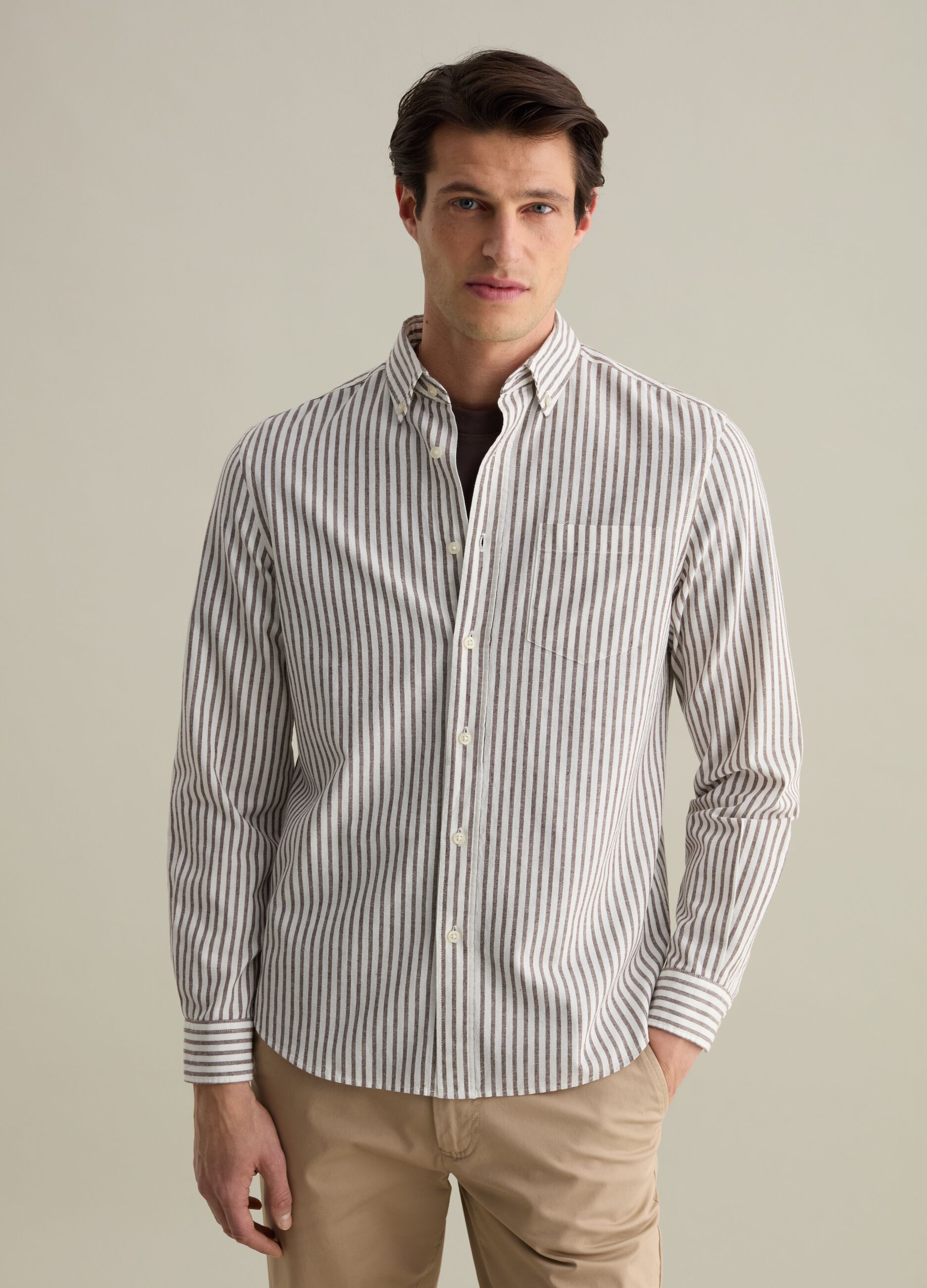 Camicia regular fit in cotone e lino a righe