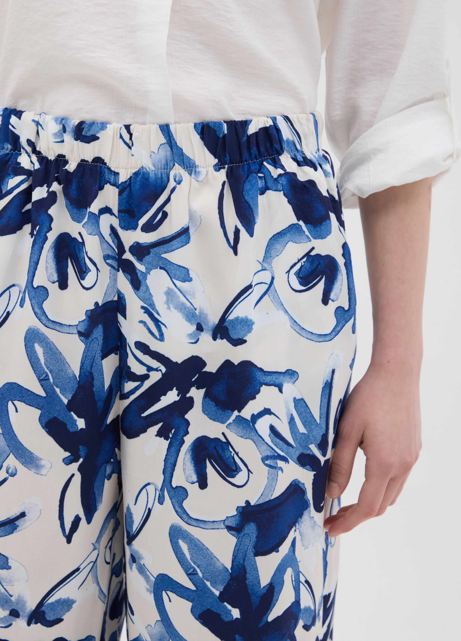 Women's Multicolour Regular Fit Trousers with Floral Print