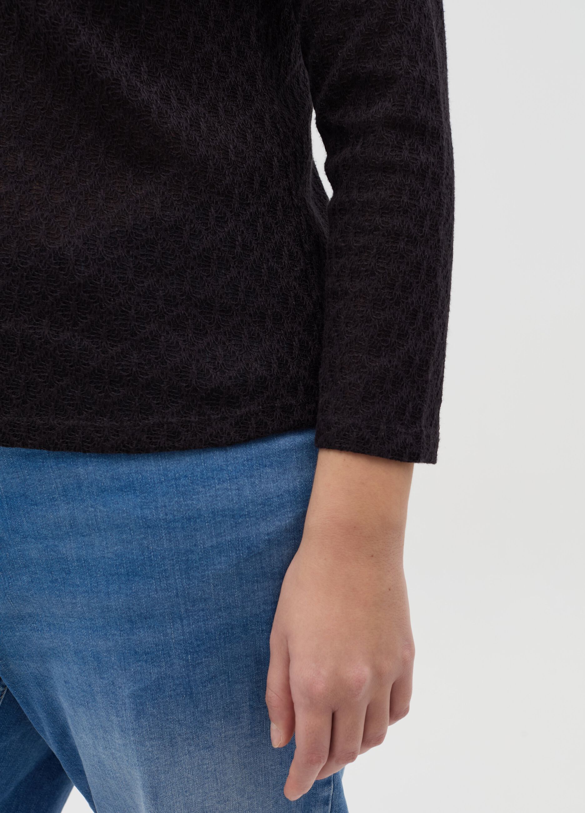 Curvy long-sleeved T-shirt with lace weave