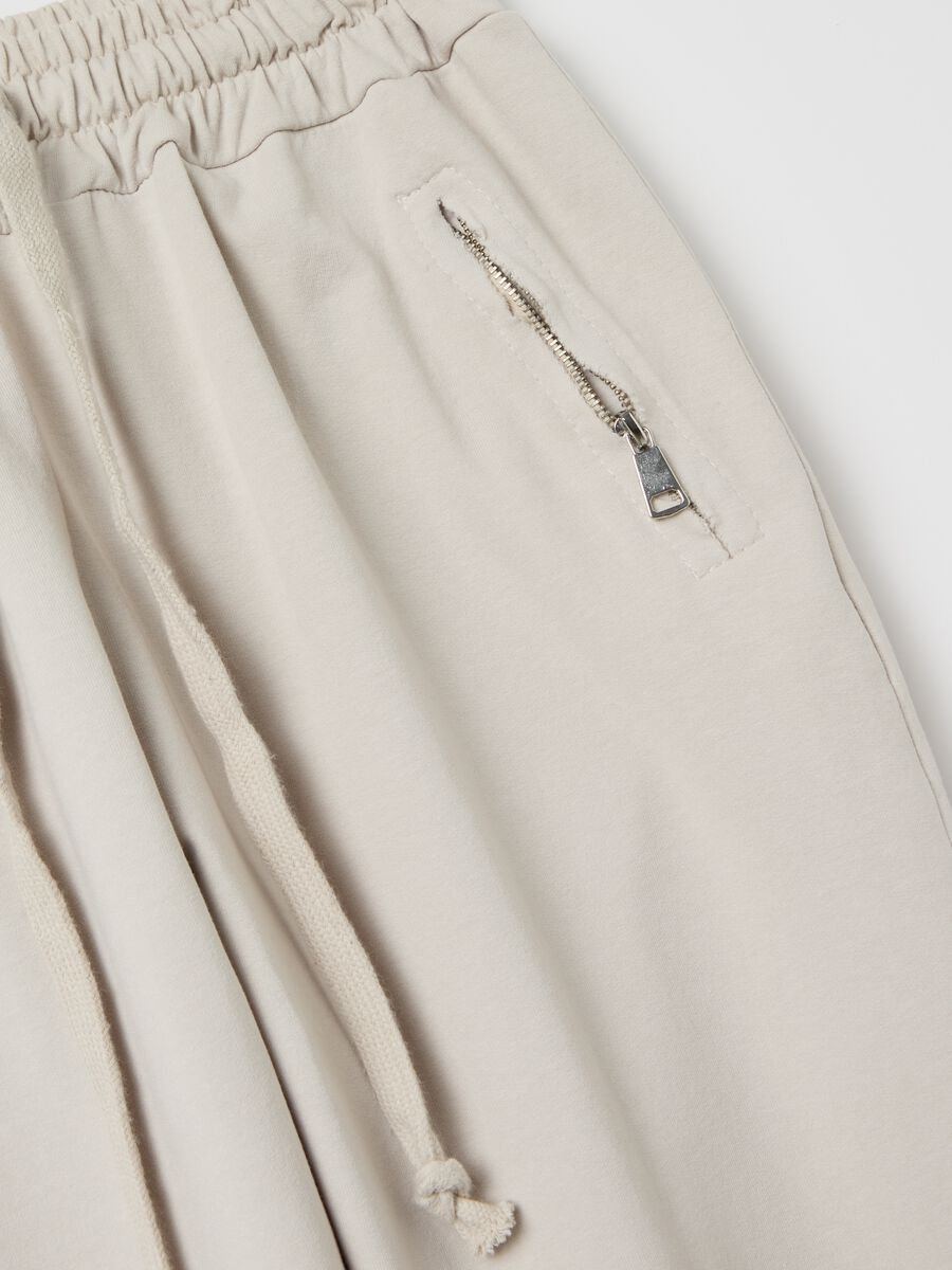 Jogger trousers with zip pockets_5
