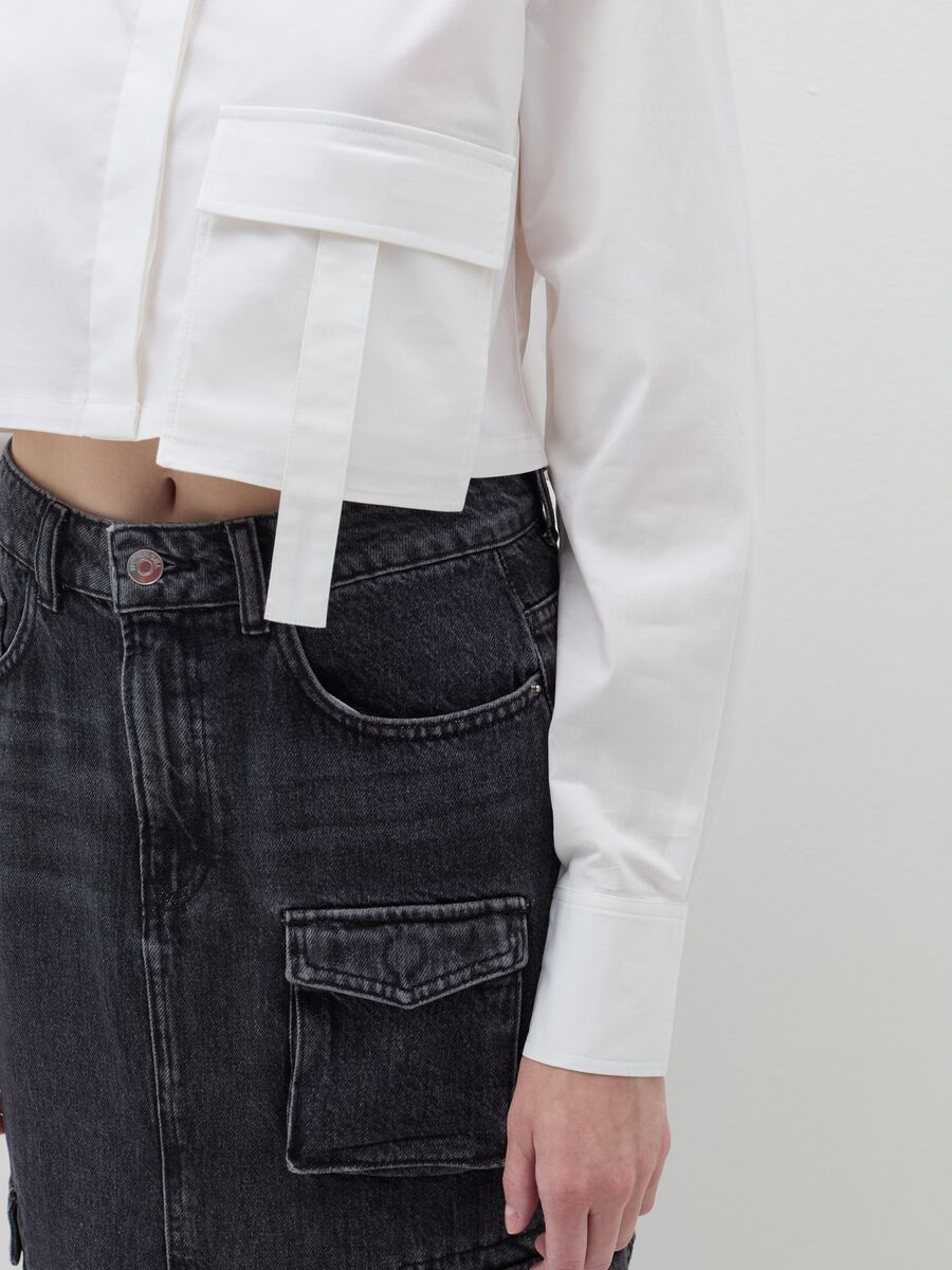 Camicia crop con tasca_3