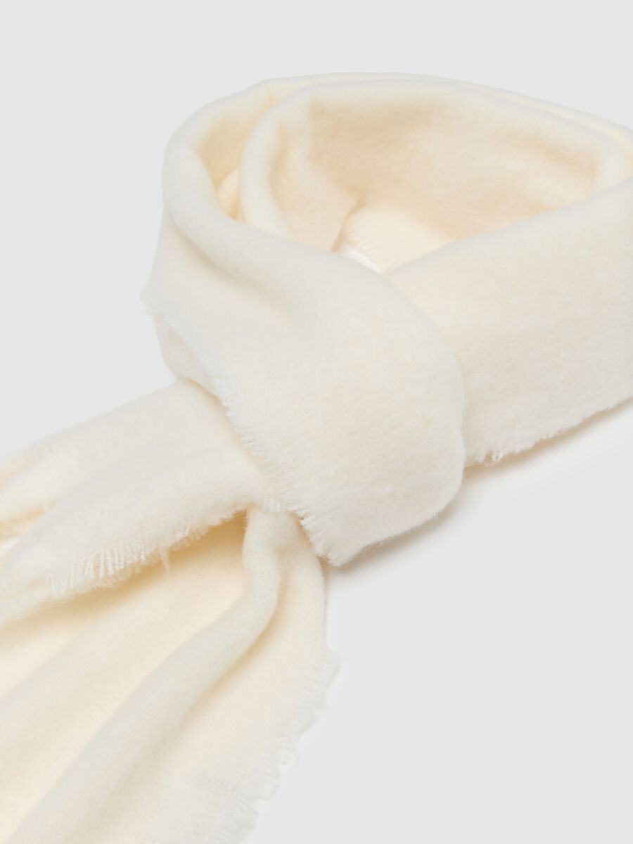 White scarf with fringes_1