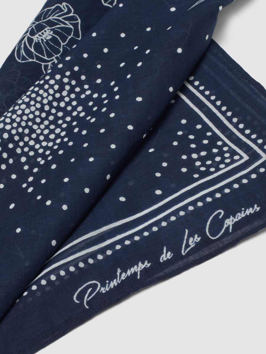 Bandana in puro cotone blu con motivi floreali_2