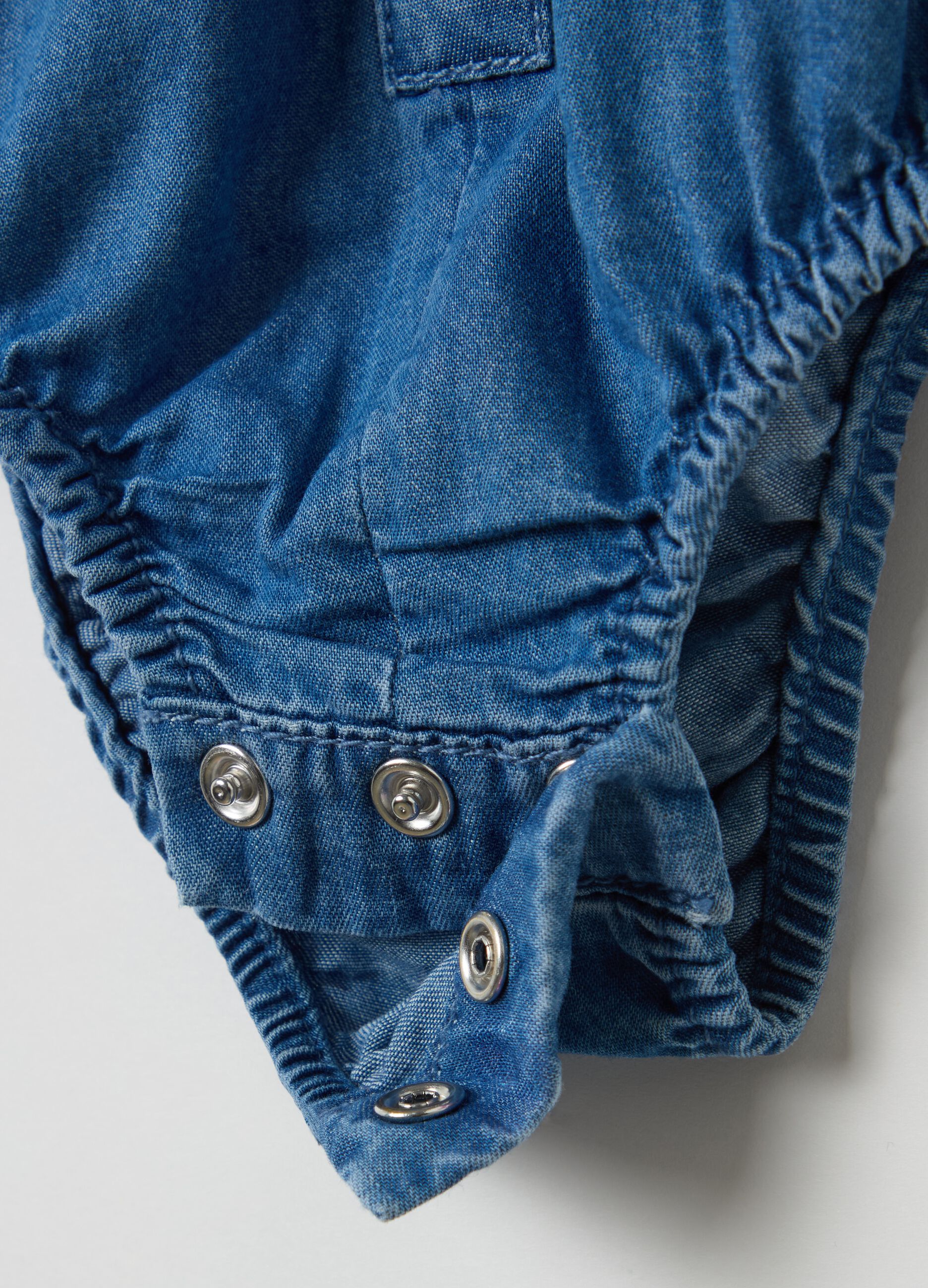 Body camicia in denim con tasca 