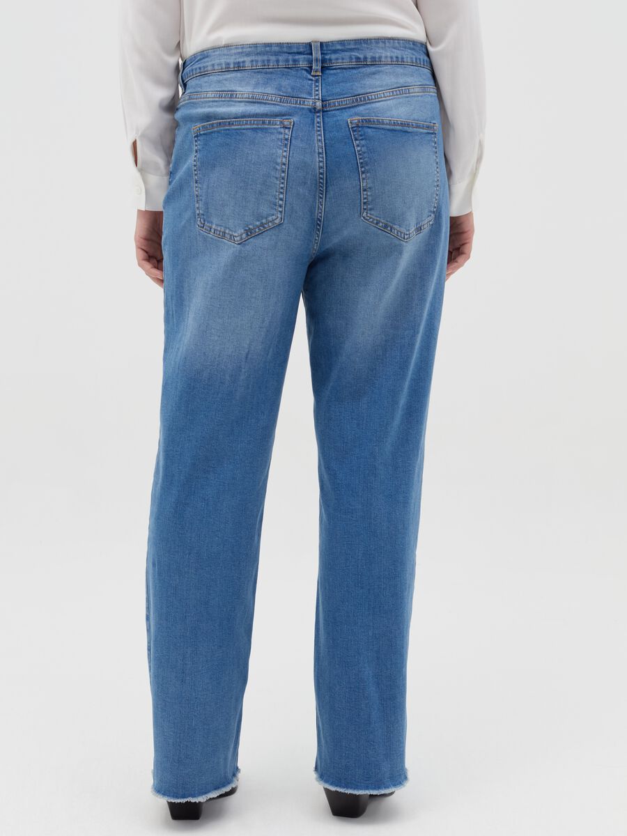 Relaxed-fit frayed jeans_3