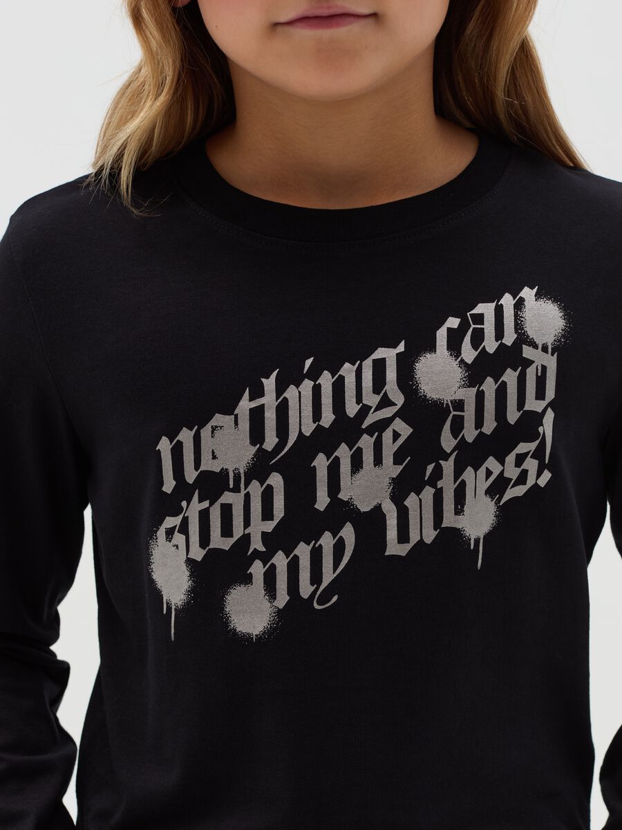 Crop T-shirt with long sleeves and print_1