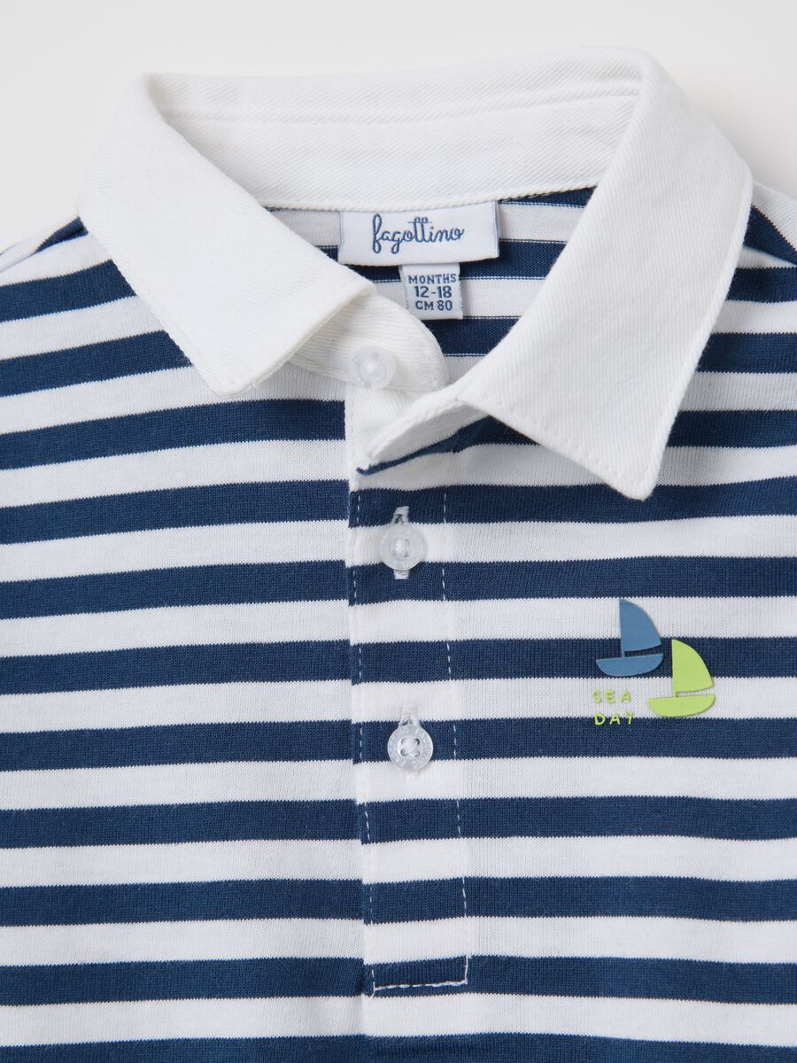Cotton polo shirt with white and blue stripes_2
