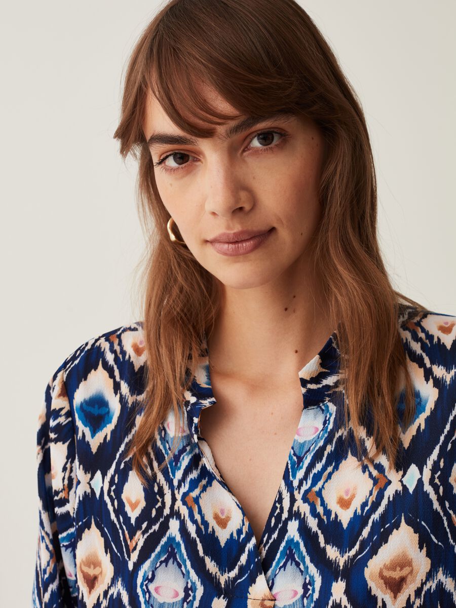 Blusa in crêpe con stampa all-over_1