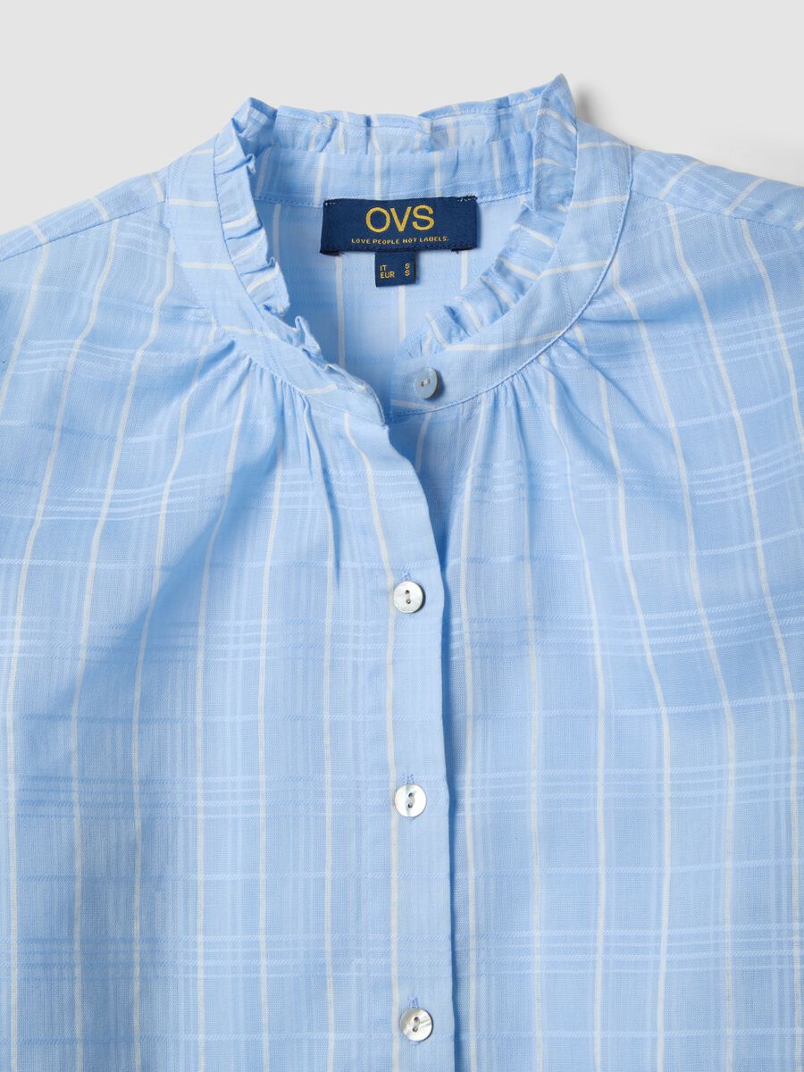 Camicia in puro cotone azzurra regular fit con motivo a quadri_5