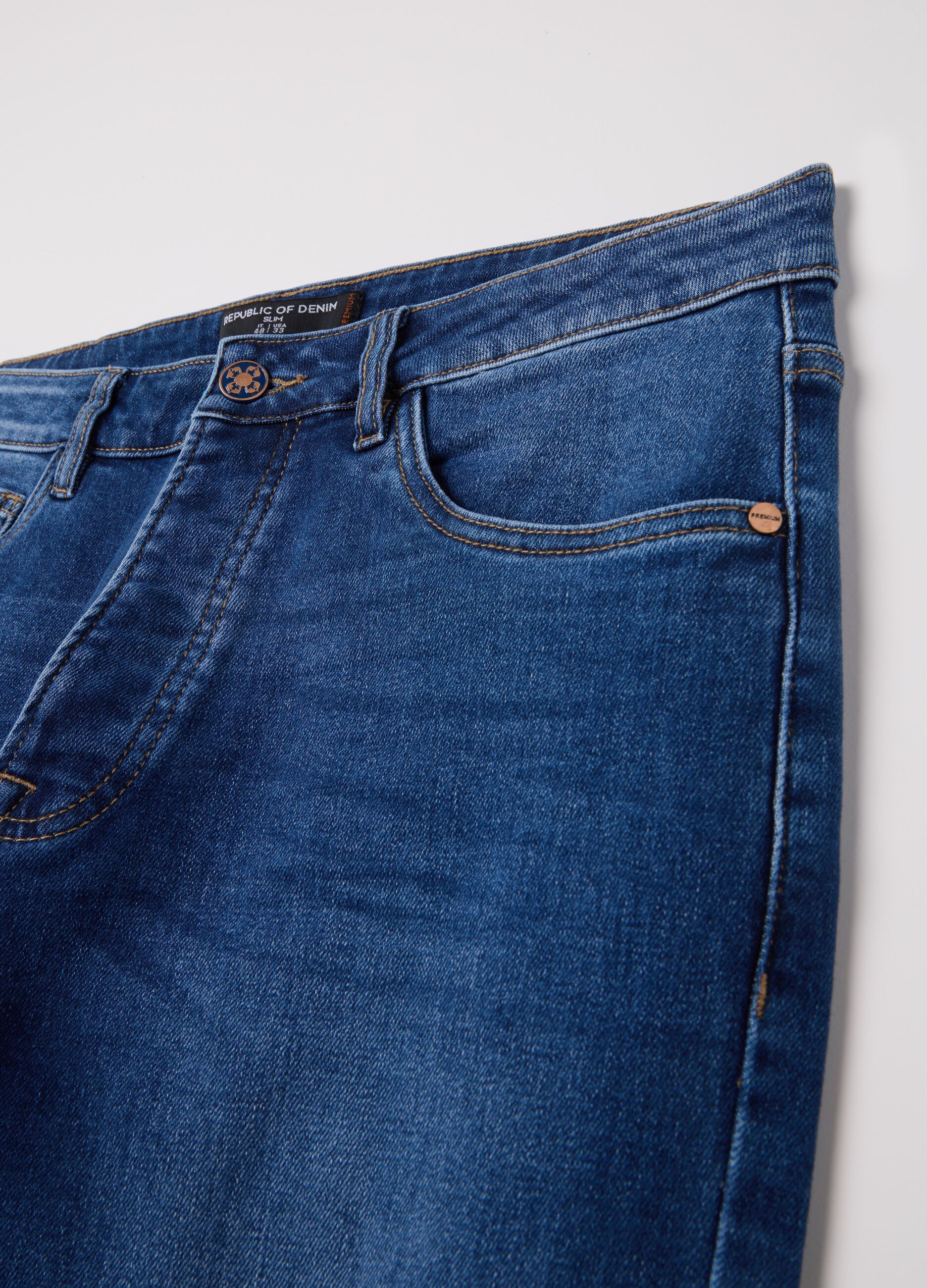 Slim-fit stretch jeans