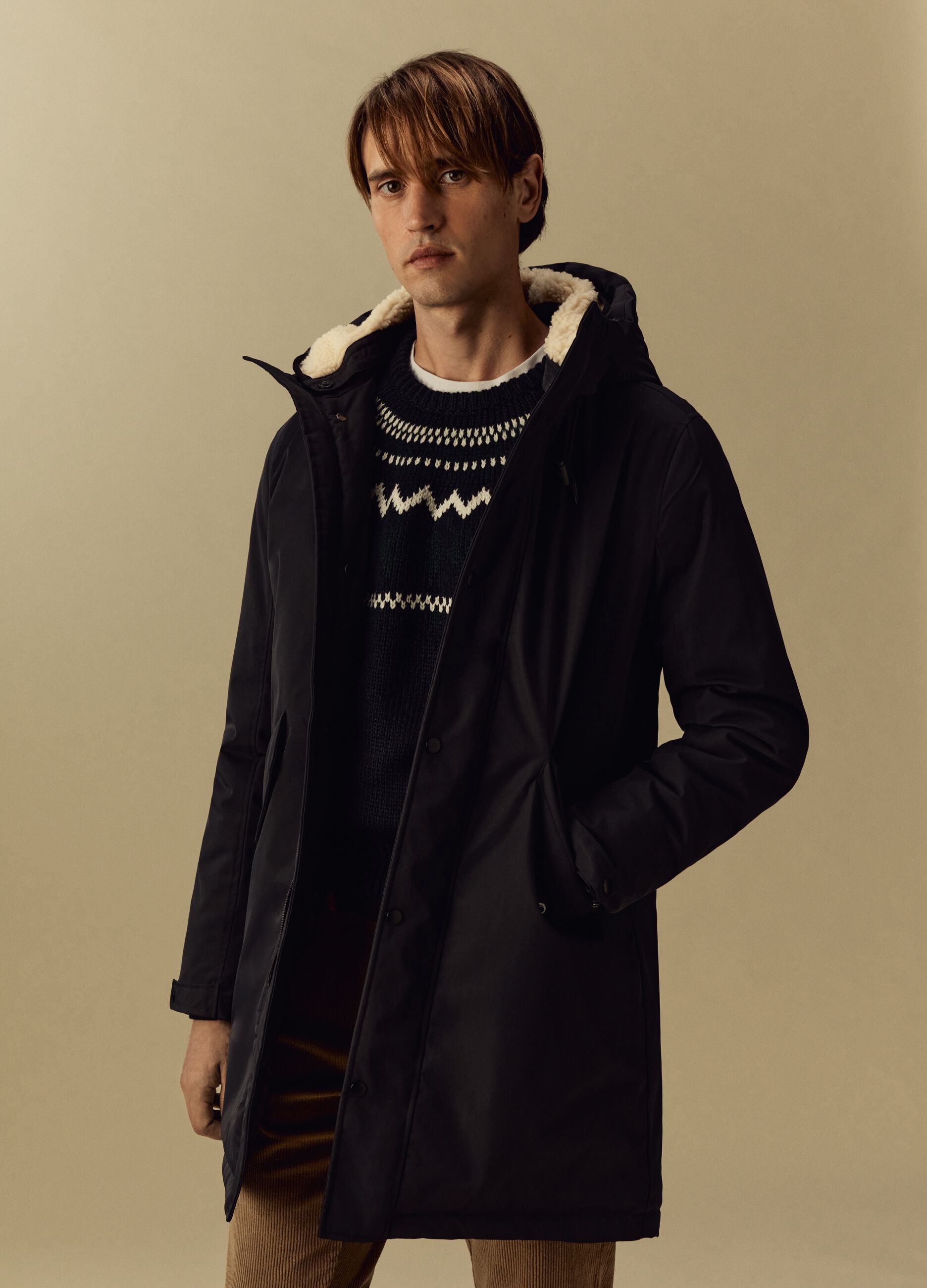 Parka con cappuccio e interno in sherpa_1