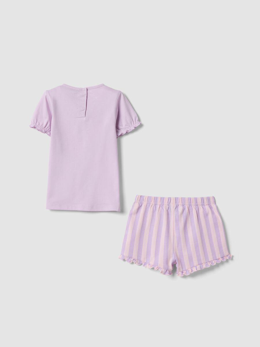 Pigiama rosa in cotone organico con pantaloncini a righe_1