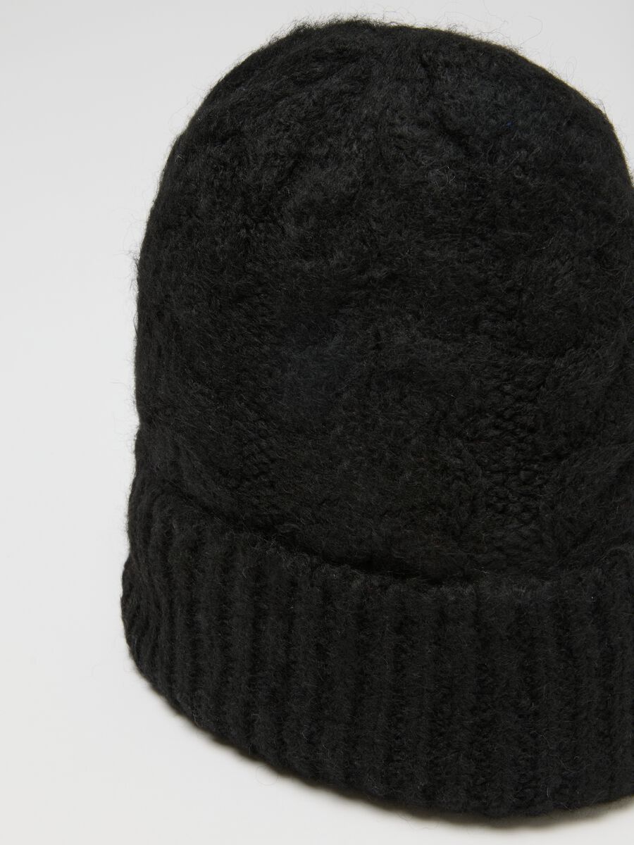 Knitted Black Hat_2