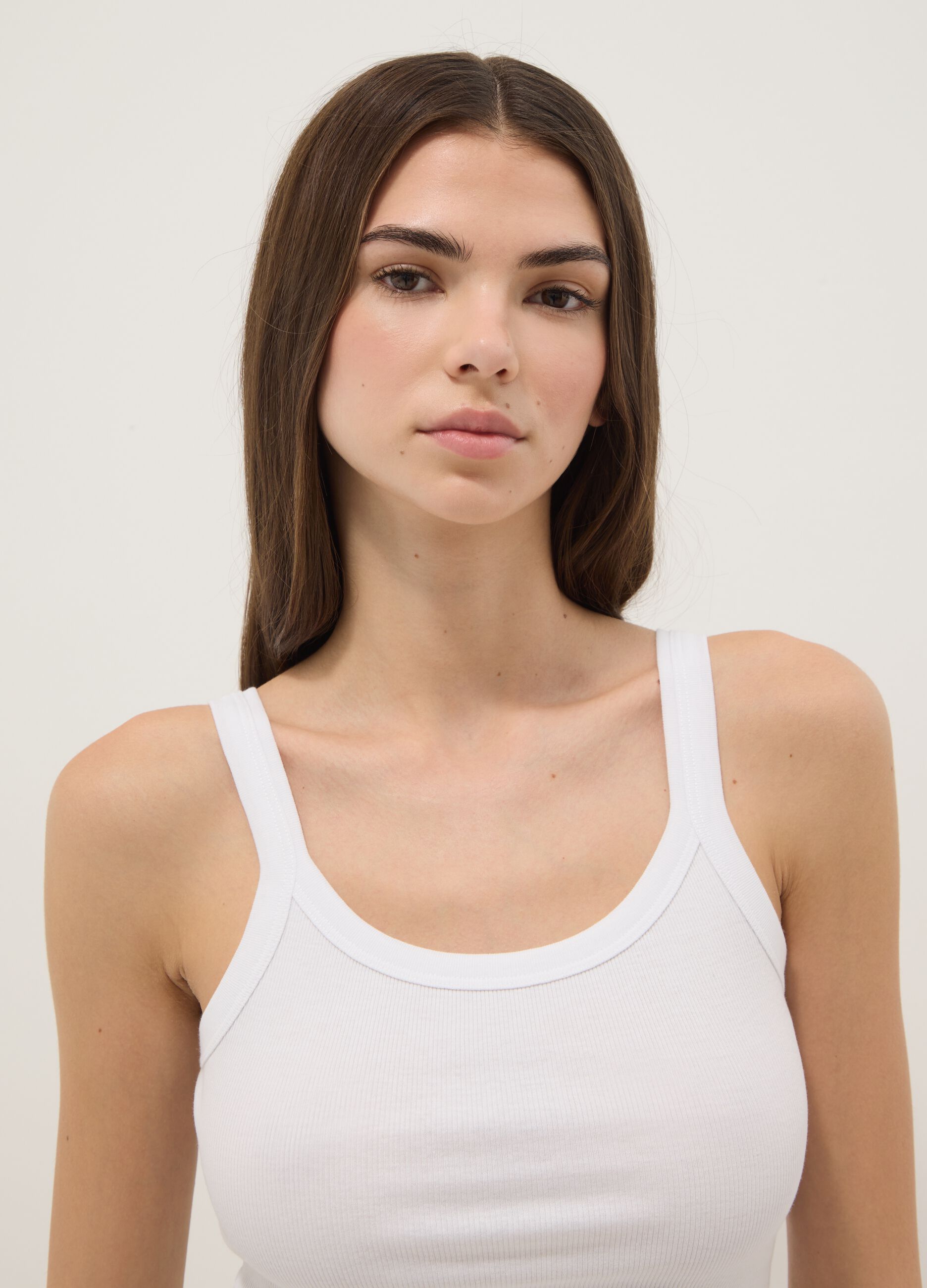 Canotta in puro cotone bianca regular fit con spalla larga