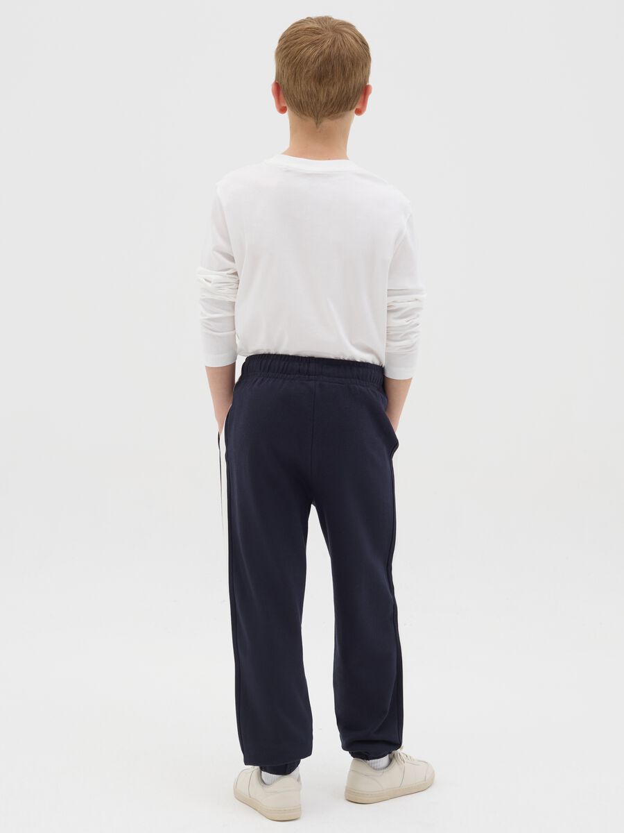Joggers with contrasting bands and "Champs Crew” print_3