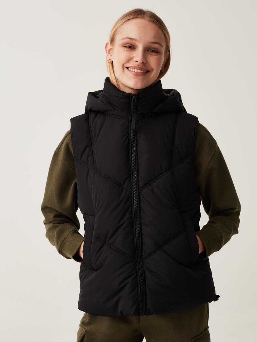 Gilet full-zip trapuntato con cappuccio_1