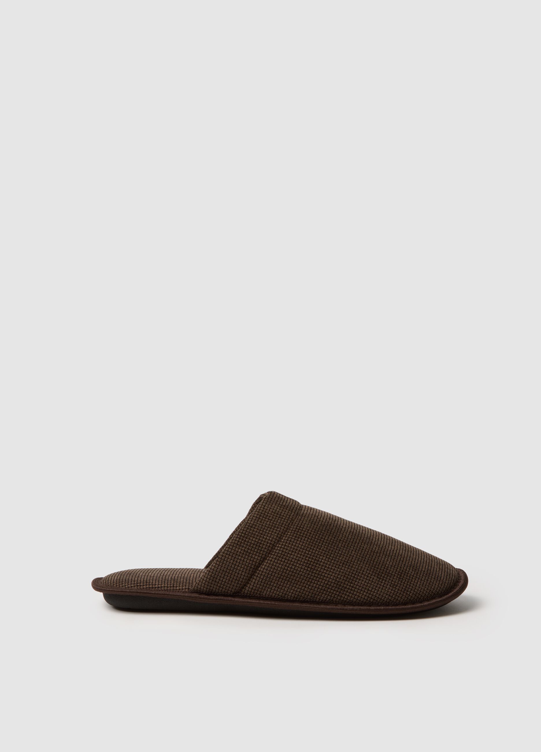 Pantofole marroni morbide