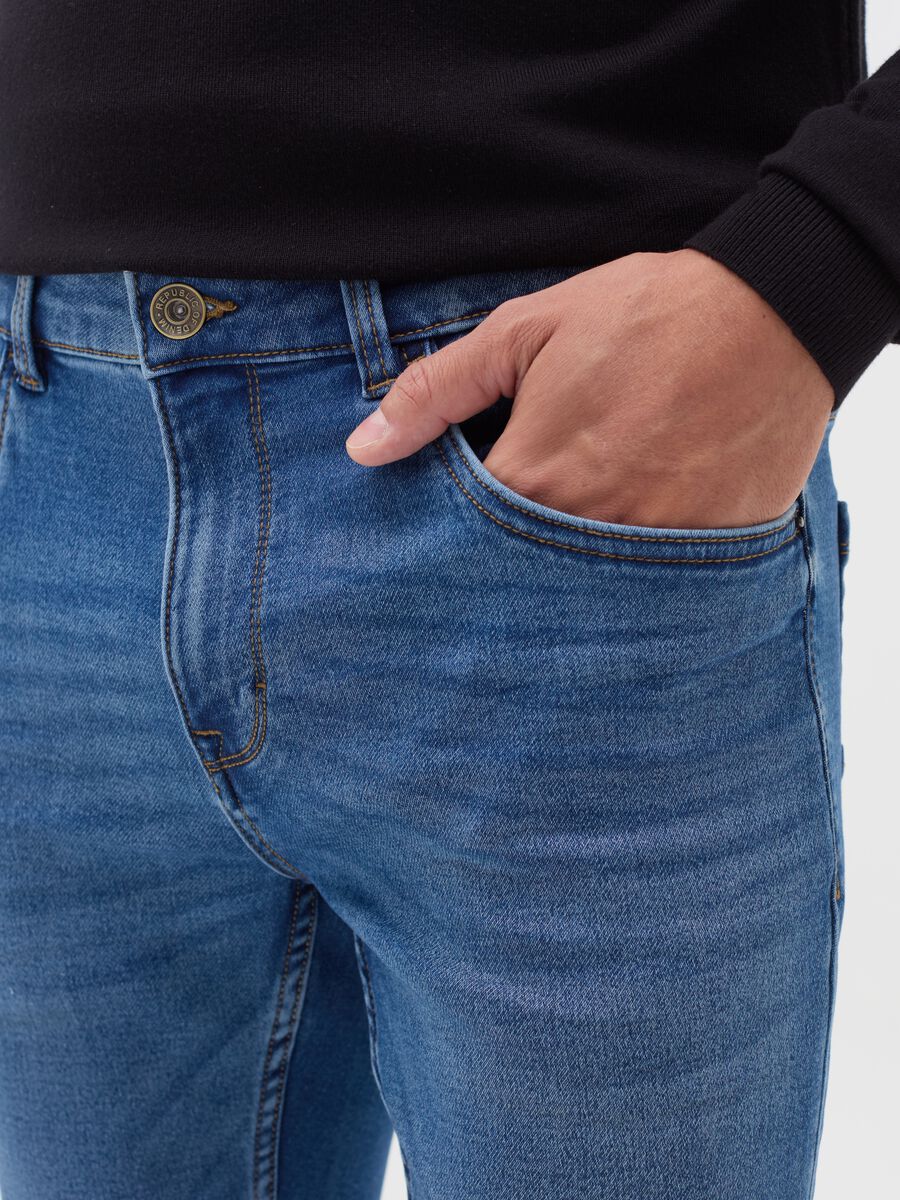 Regular-fit jeans with five pockets_3