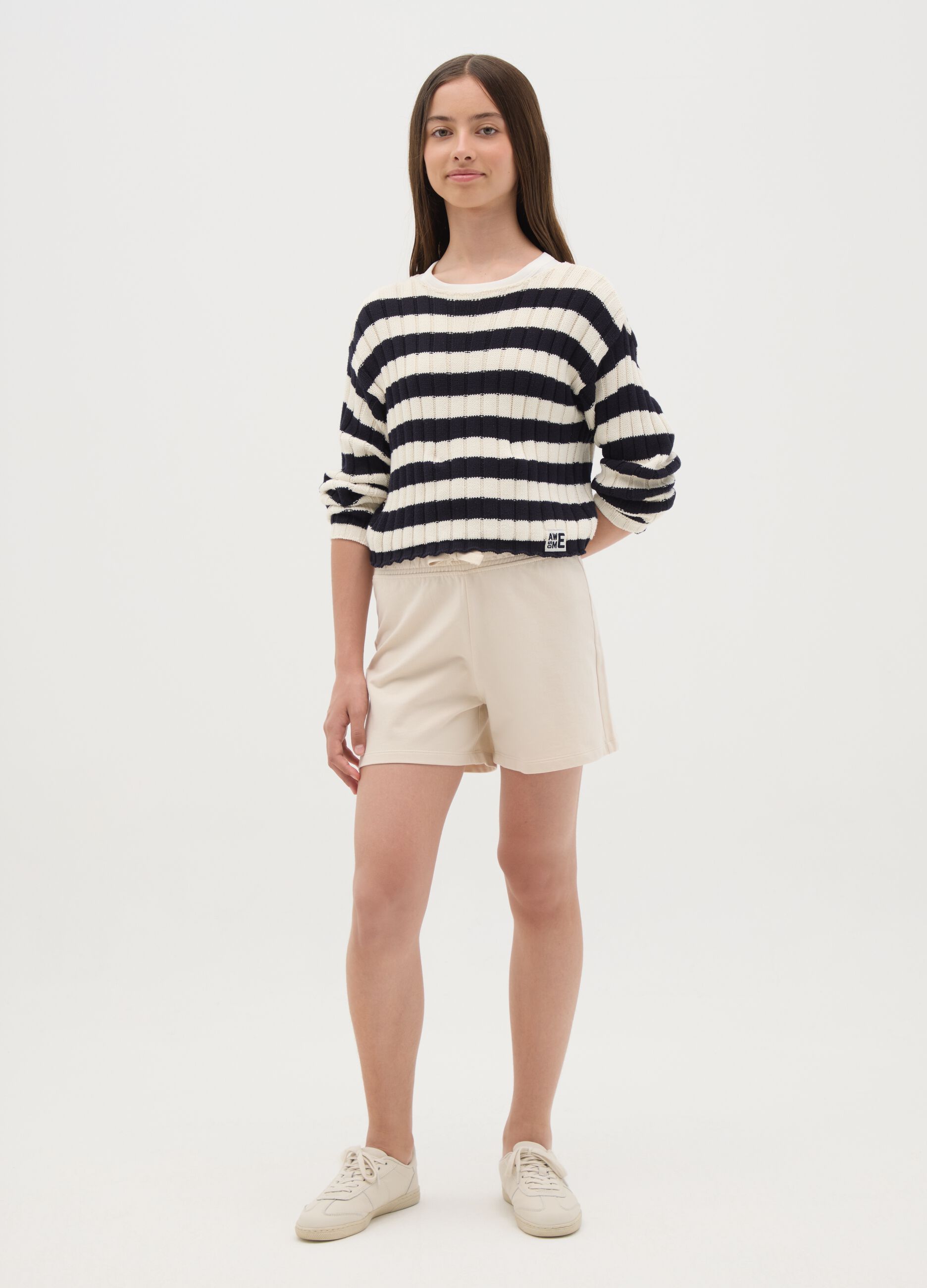 Beige shorts in cotton with drawstring
